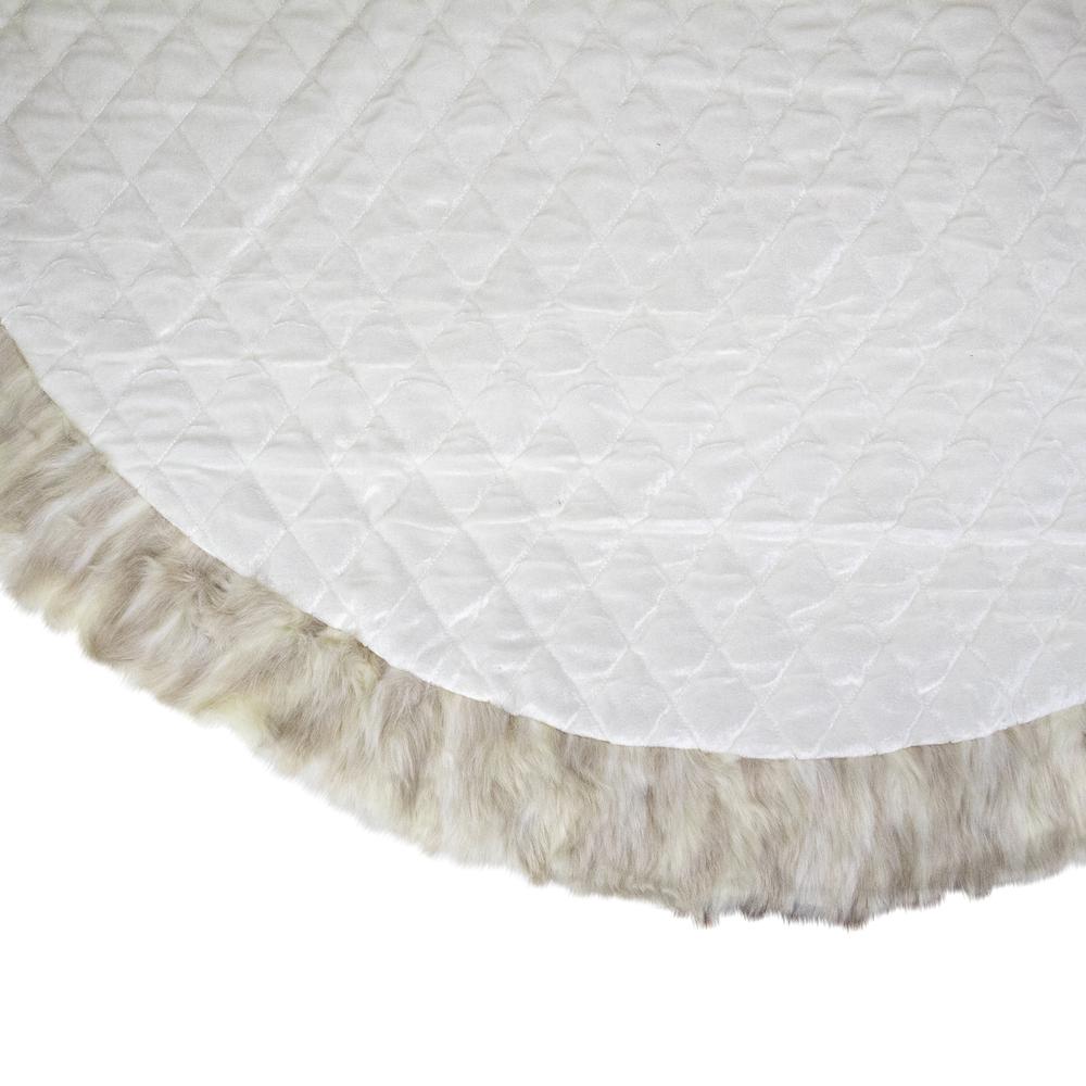 48" Beige and Ivory Contemporary Christmas Tree Skirt. Picture 3