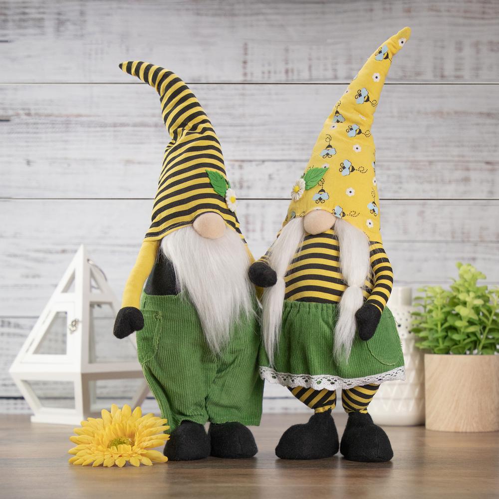 19.75" Boy Bumblebee Hat with Daisy Springtime Gnome. Picture 2