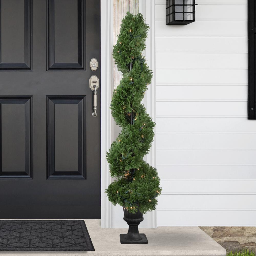4.5' Pre-Lit Artificial Cedar Spiral Topiary Tree. Picture 2