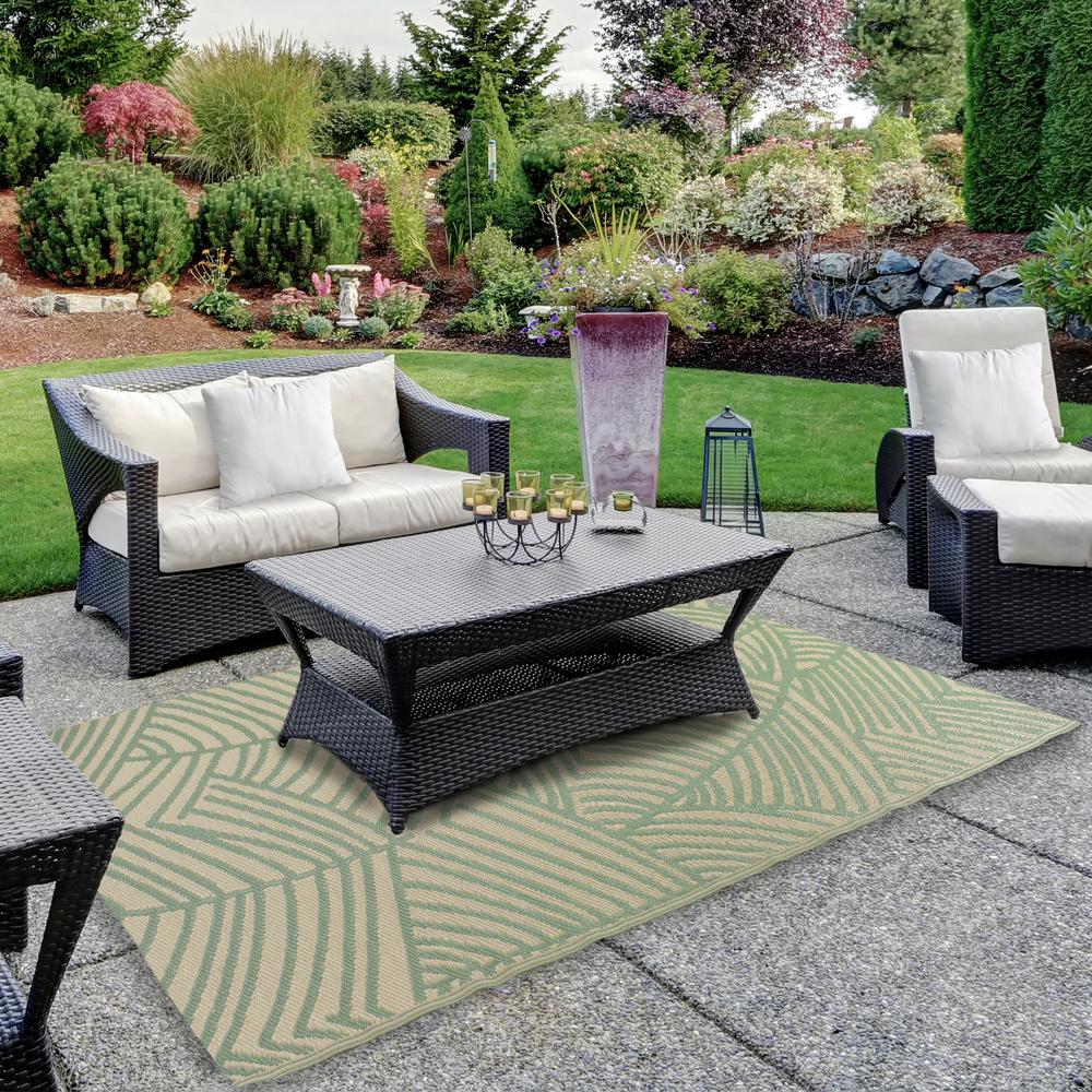 4' x 6' Green and Beige Leaf Design Rectangular Outdoor Area Rug. Picture 2