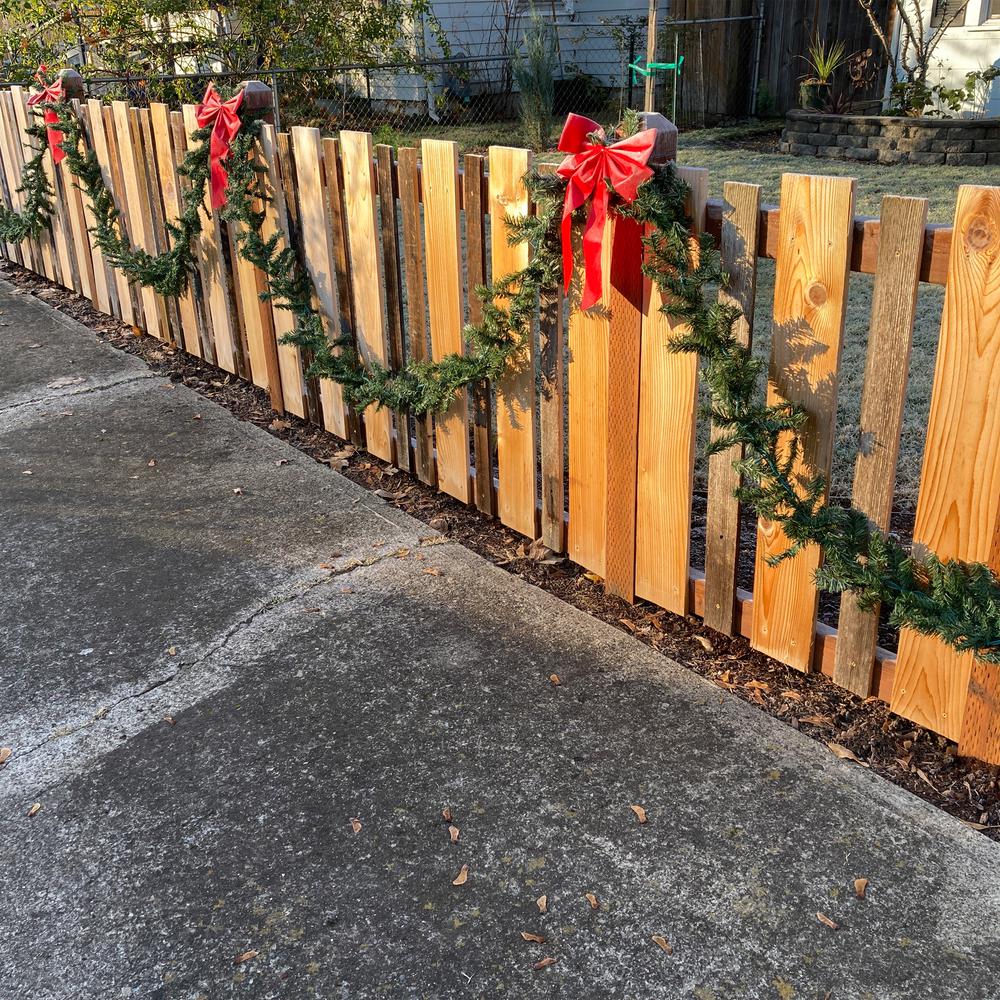 100' x 8" Green Commercial Length Pine Artificial Christmas Garland Unlit. Picture 3