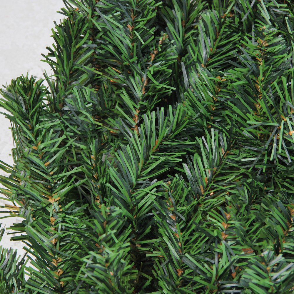 Canadian Pine Artificial Christmas Wreath  60-Inch  Unlit. Picture 2