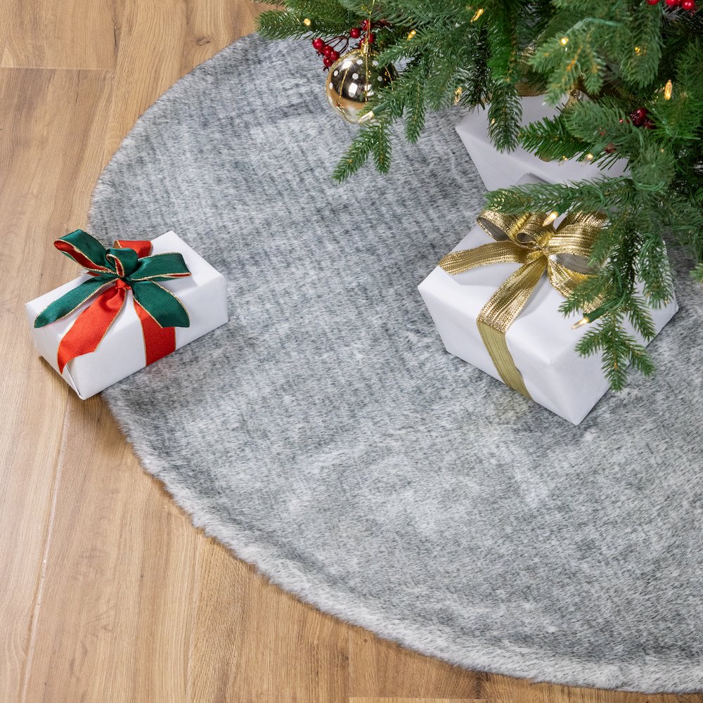 Silver Fox Faux Fur Christmas Tree Skirt - 48". Picture 1