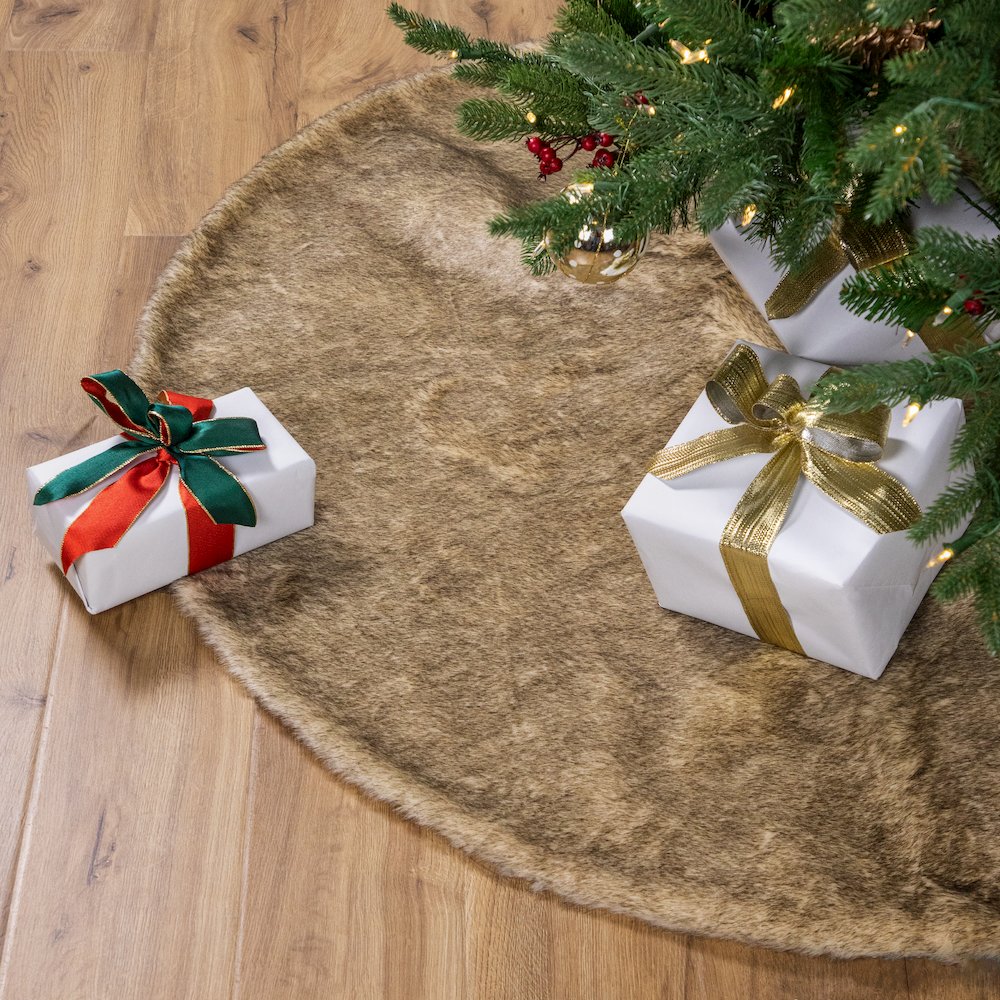 Faux Fur Christmas Tree Skirt - 48" - Brown. Picture 1