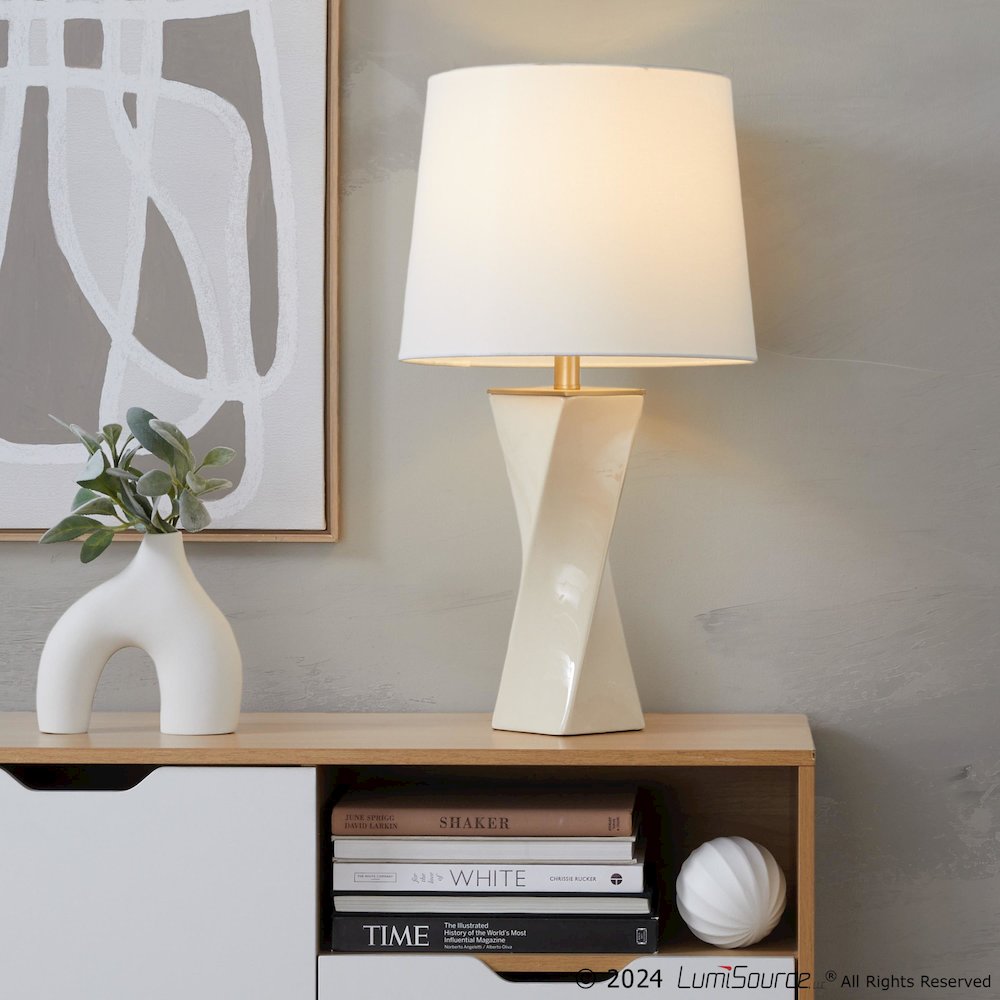 Curvo Square 27" Ceramic Table Lamp. Picture 6