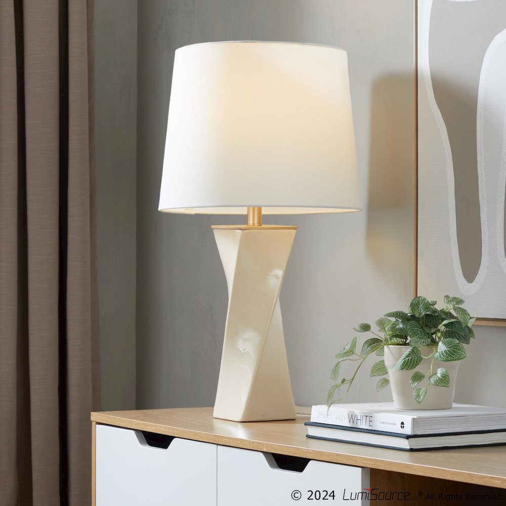 Curvo Square 27" Ceramic Table Lamp. Picture 5