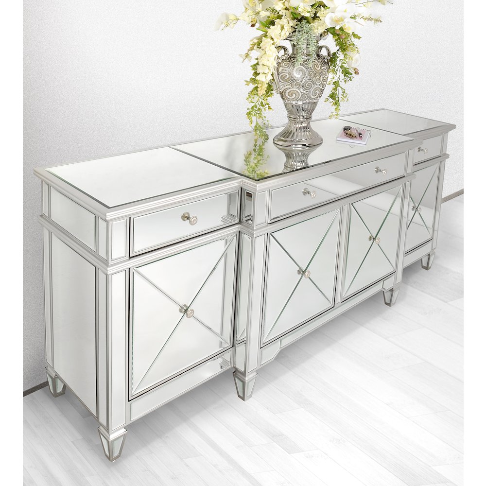 Park Avenue Credenza. Picture 1