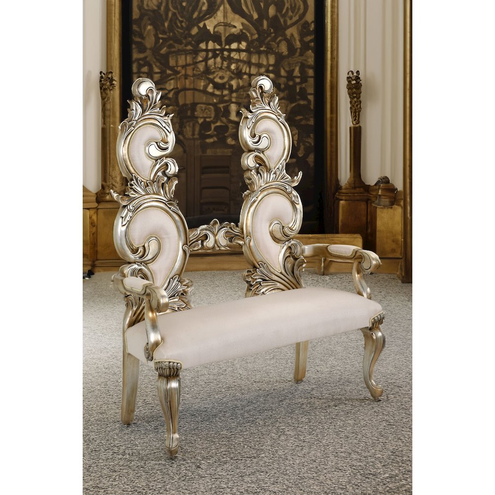 Platine Luxury Italia Settee. Picture 2