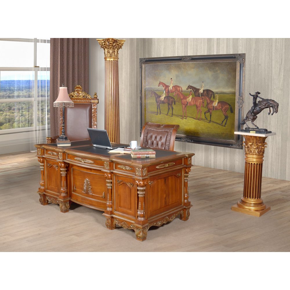 Executive Leather Office Chair. Picture 2