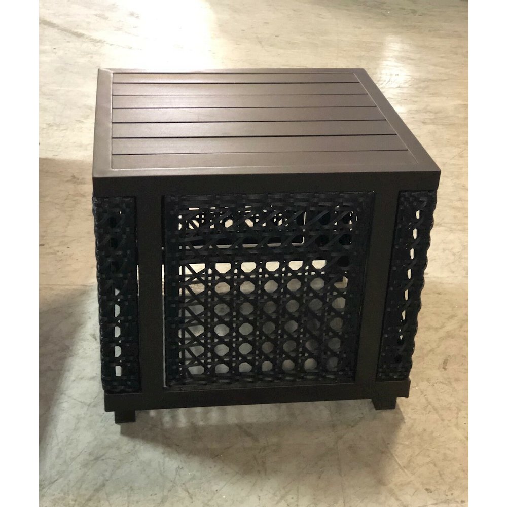 Monterey Outdoor Side Table. Picture 4