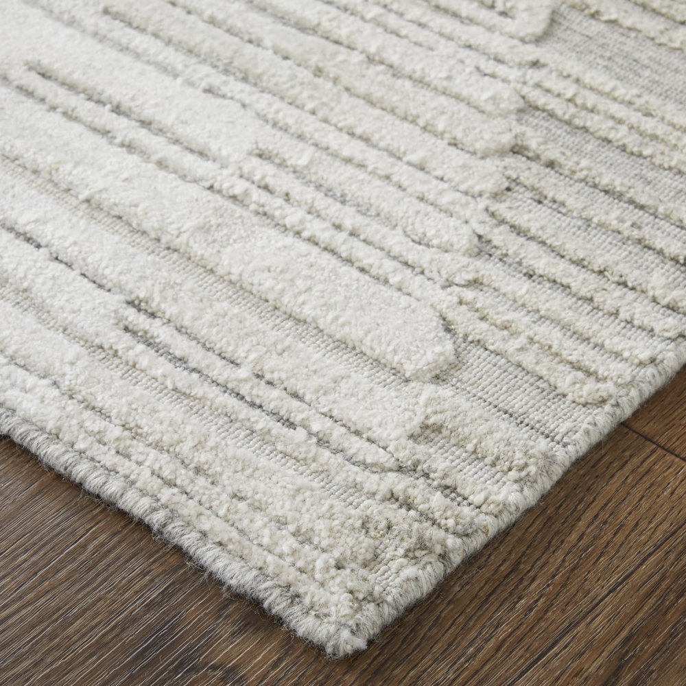 Elias Modern Diamond, Ivory/Blue/Brown, 2' x 3' Accent Rug. Picture 4