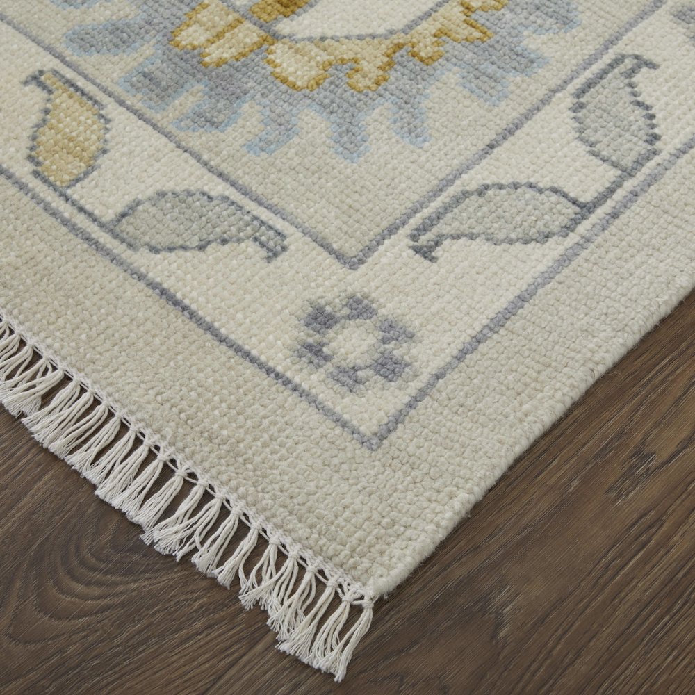 Karina Transitional Floral & Botanical, Ivory/Gold/Green, 2' x 3' Accent Rug. Picture 3