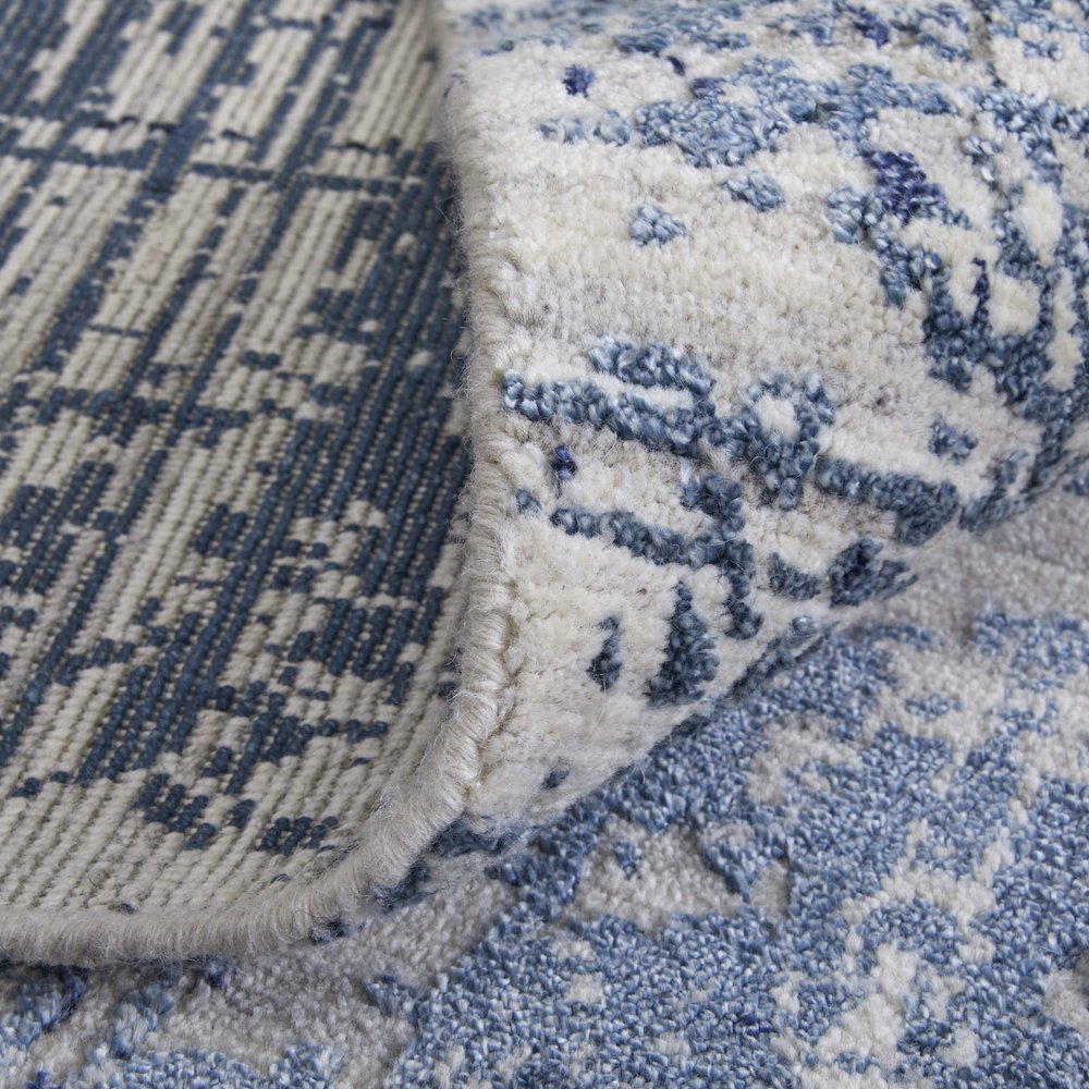 Eastfield Modern Abstract, Blue/Ivory, 2' x 3' Accent Rug. Picture 7
