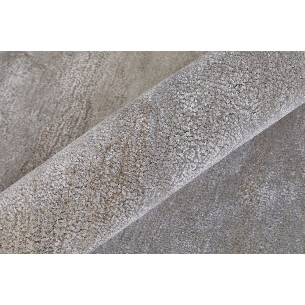 Anya Transitional Abstract, Ivory/Gray, 3'-6" x 5'-6" Accent Rug. Picture 5