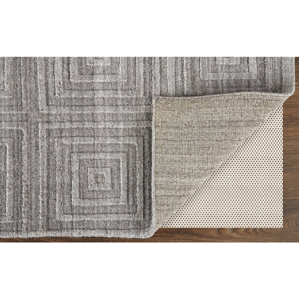 Redford Transitional Solid, Gray/Silver, 3'-6" x 5'-6" Accent Rug. Picture 4