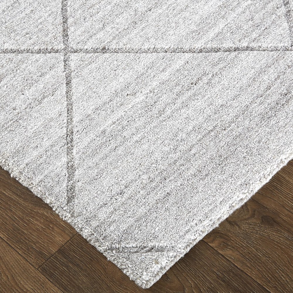 Redford Transitional Solid, Ivory/Silver, 3'-6" x 5'-6" Accent Rug. Picture 2