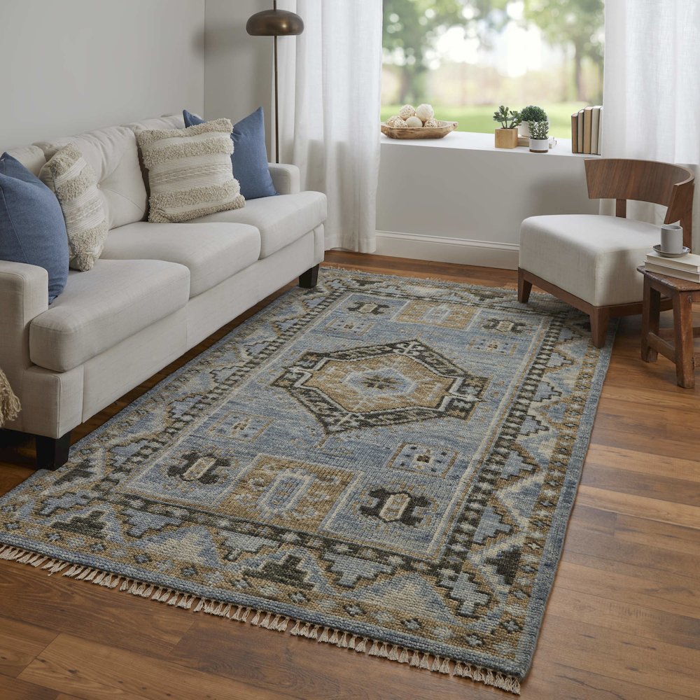 Fillmore Traditional Medallion, Blue/Green, 3' x 5' Accent Rug. Picture 2