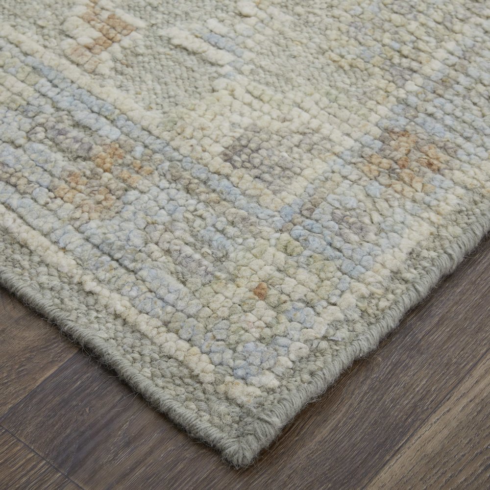 Transitional Floral & Botanical, Gray/Green/Blue, 3'-6" x 5'-6" Accent Rug. Picture 3