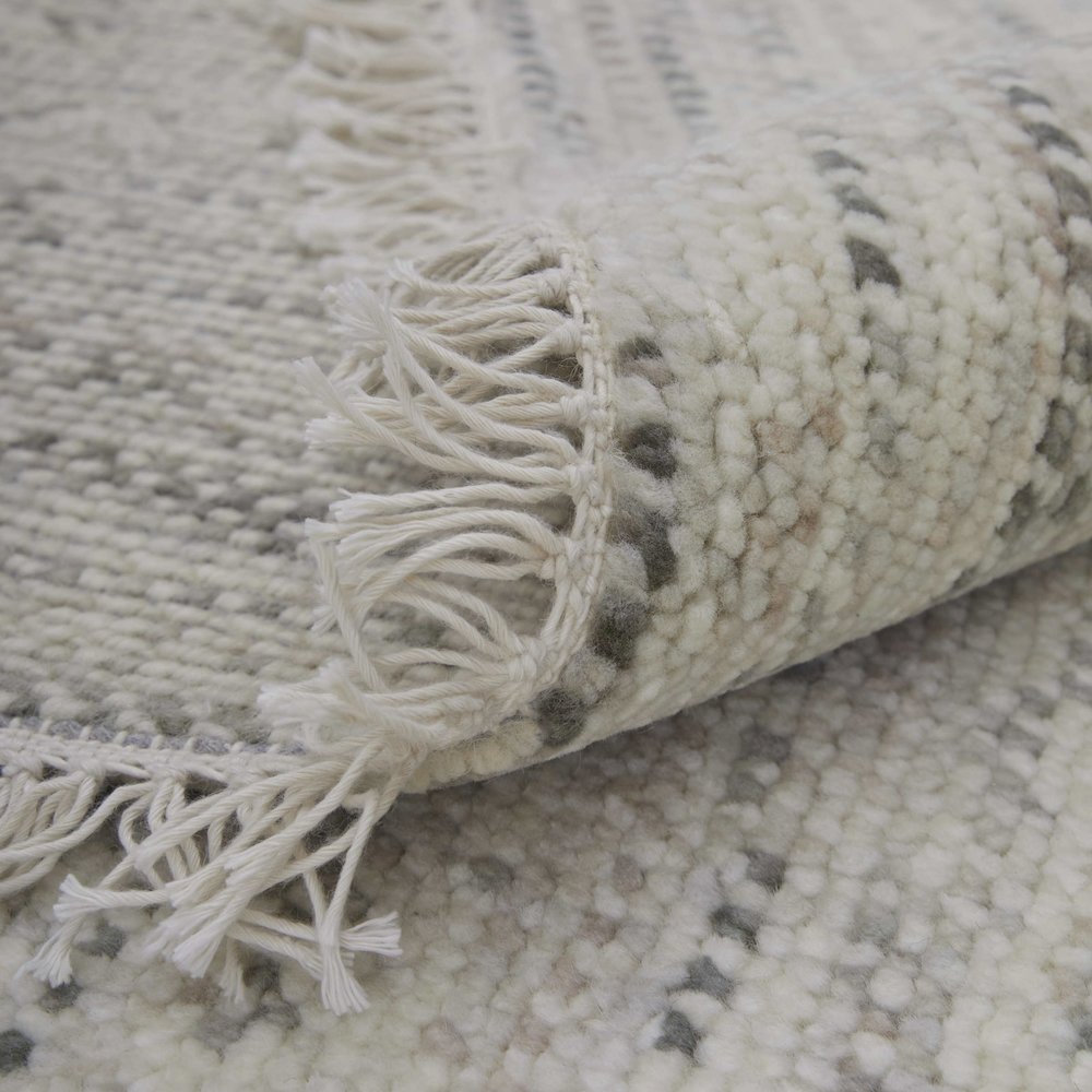 Branson Transitional Solid, Ivory/Pink/Gray, 2' x 3' Accent Rug. Picture 7