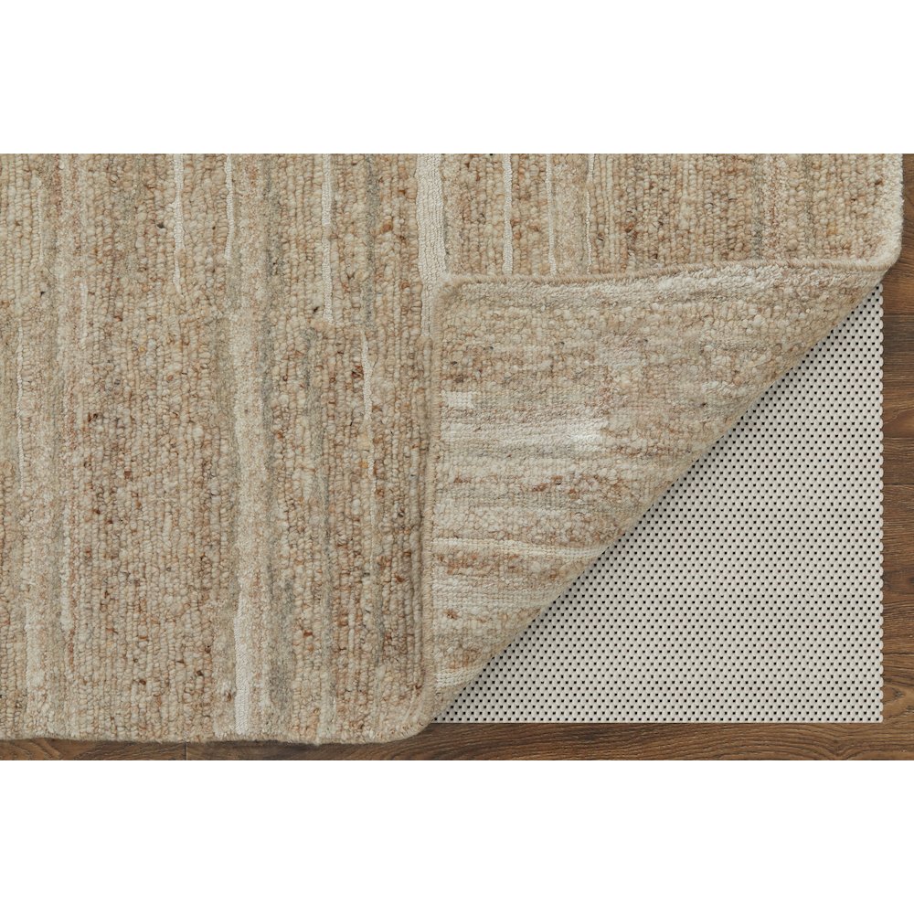 Navaro Modern Distressed, Ivory, 3'-6" x 5'-6" Accent Rug. Picture 4
