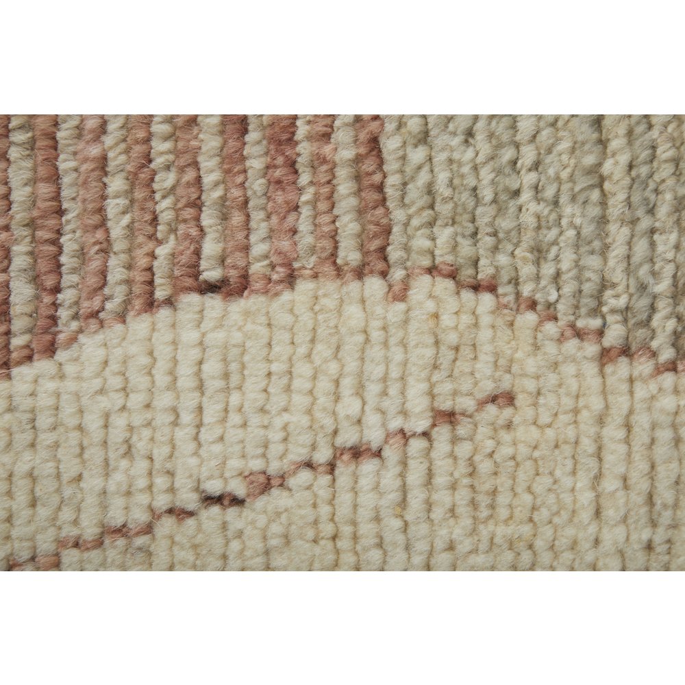 Kasbah Transitional Diamond, Tan/Gray/Red, 2' x 3' Accent Rug. Picture 6