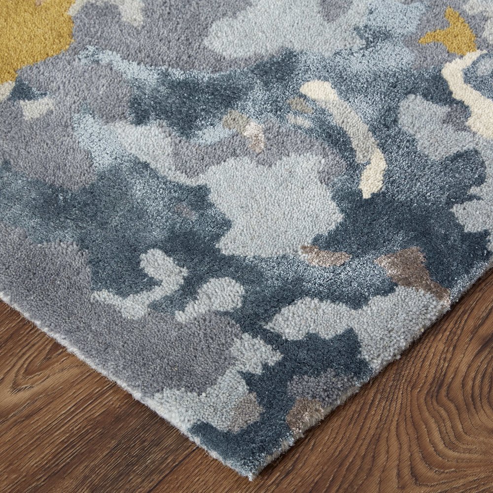 Dafney Transitional Floral & Botanical, Blue/Pink/Gray, 2' x 3' Accent Rug. Picture 3
