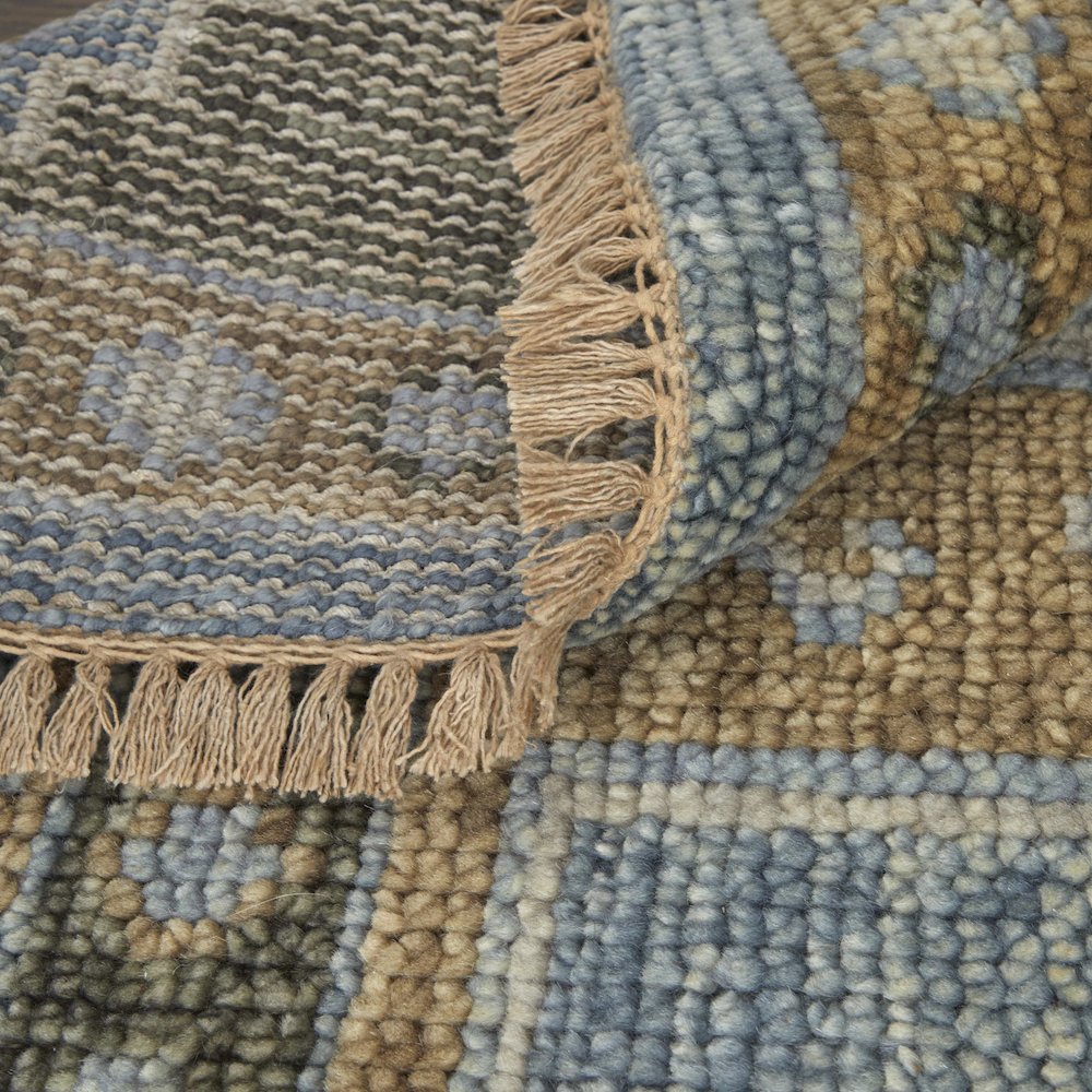 Fillmore Traditional Medallion, Blue/Green, 3' x 5' Accent Rug. Picture 7