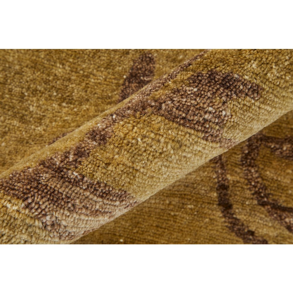 Cordonnet Transitional Floral & Botanical, Green, 5'-6" x 8'-6" Area Rug. Picture 4