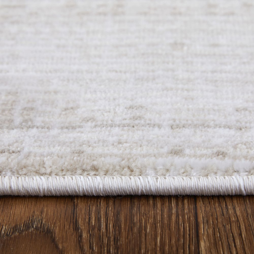 Deja Modern Solid, Ivory/Silver, 2' x 3' Accent Rug. Picture 7