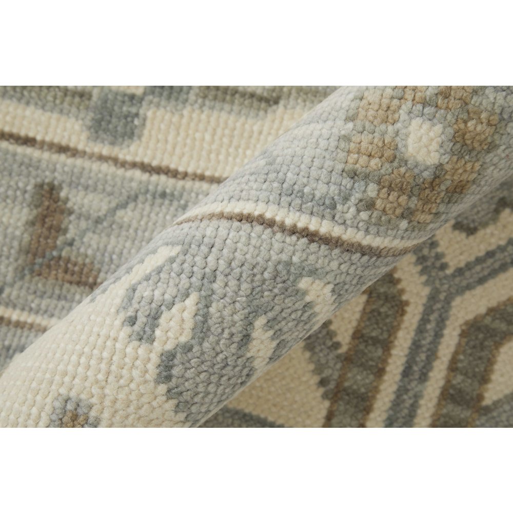 Transitional Floral & Botanical, Ivory/Gray/Brown, 8'-6" x 11'-6" Area Rug. Picture 4