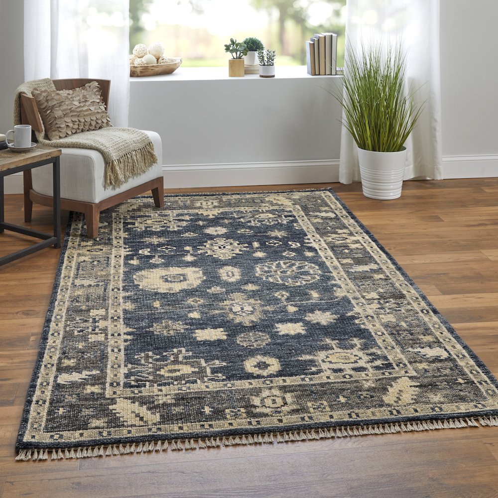 Fillmore Traditional Floral & Botanical, Blue/Gray, 2' x 3' Accent Rug. Picture 2