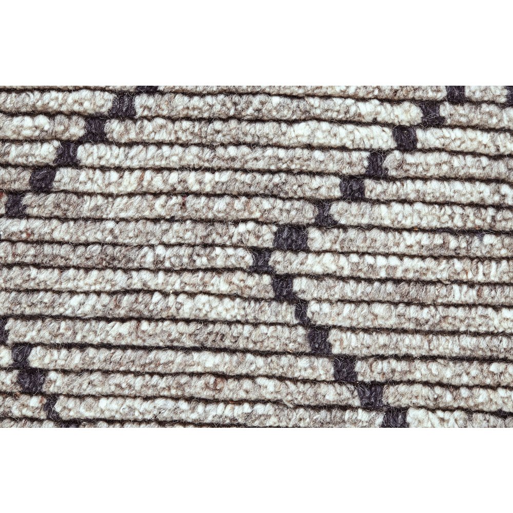 Twain Transitional Diamond, Taupe/Blue/White, 5'-6" x 8'-6" Area Rug. Picture 4