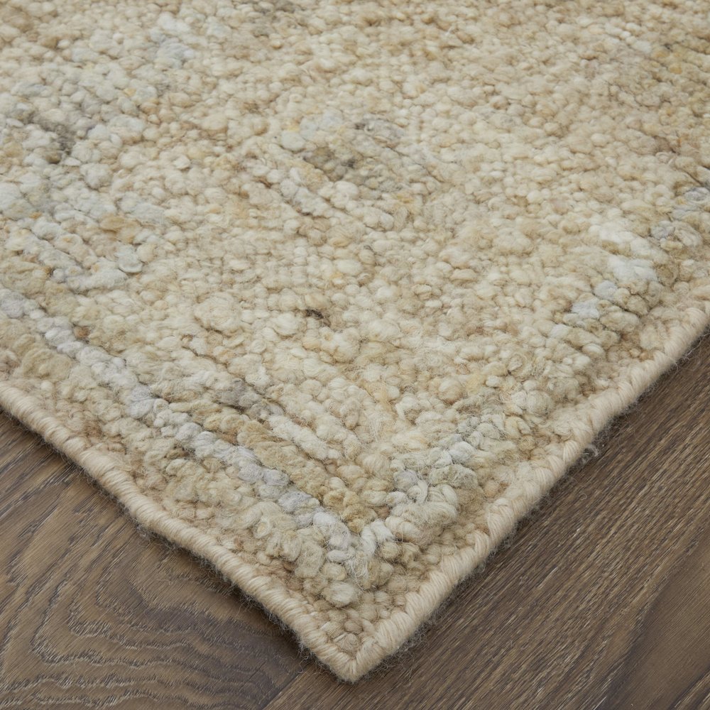 Grafton Transitional Floral & Botanical, Tan/Gray/Ivory, 2' x 3' Accent Rug. Picture 3