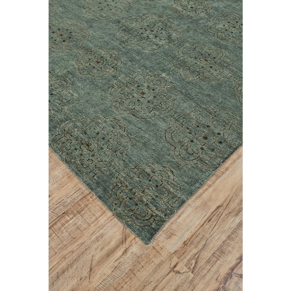 Qing Transitional Floral & Botanical, Blue/Green/Taupe, 5'-6" x 8'-6" Area Rug. Picture 2