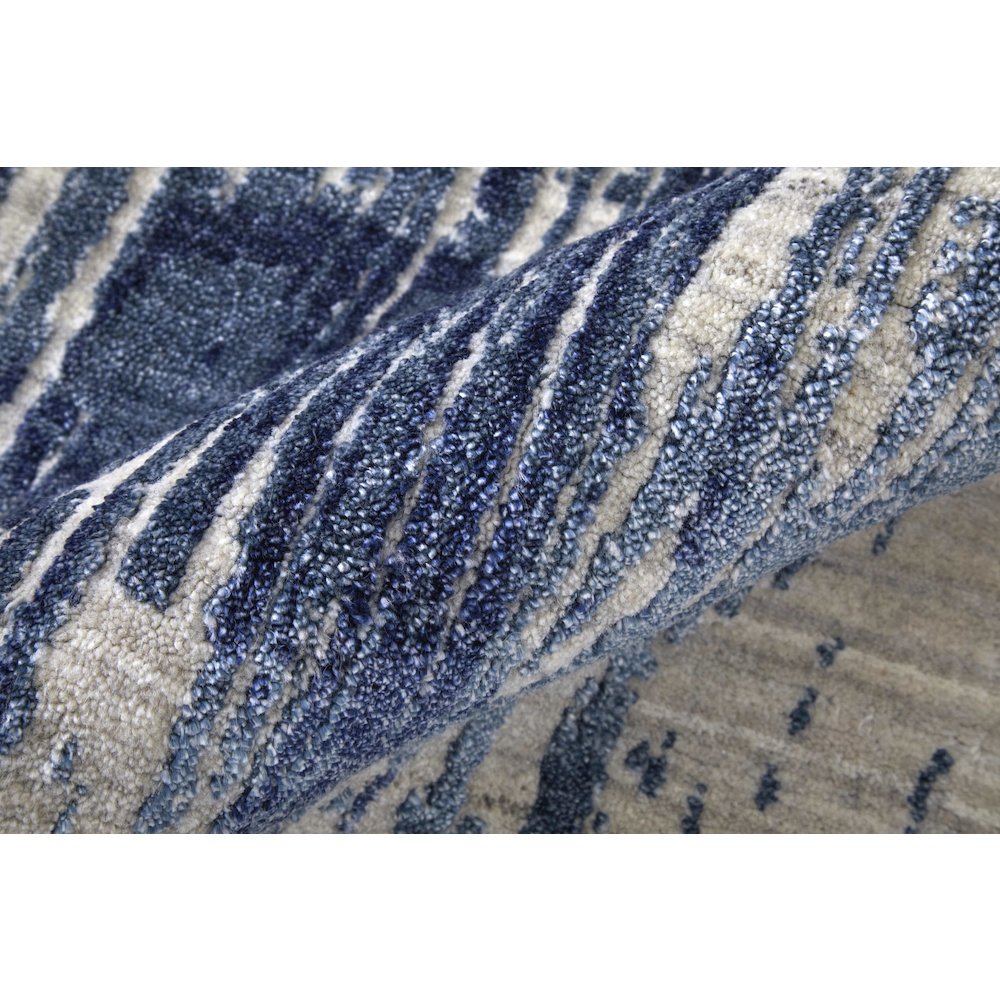 Eastfield Modern Abstract, Blue/Ivory, 2' x 3' Accent Rug. Picture 5