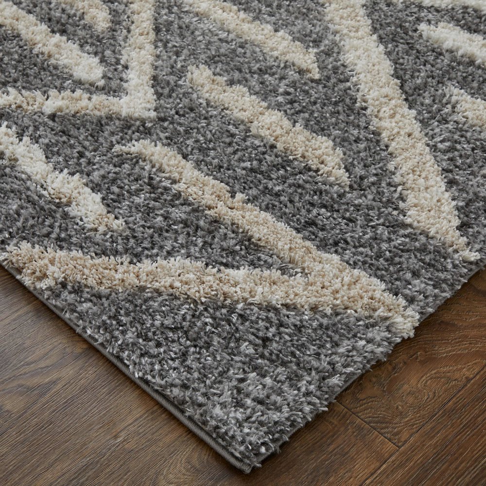 Mynka Transitional Diamond, Gray/Ivory, 4' x 6' Accent Rug. Picture 3