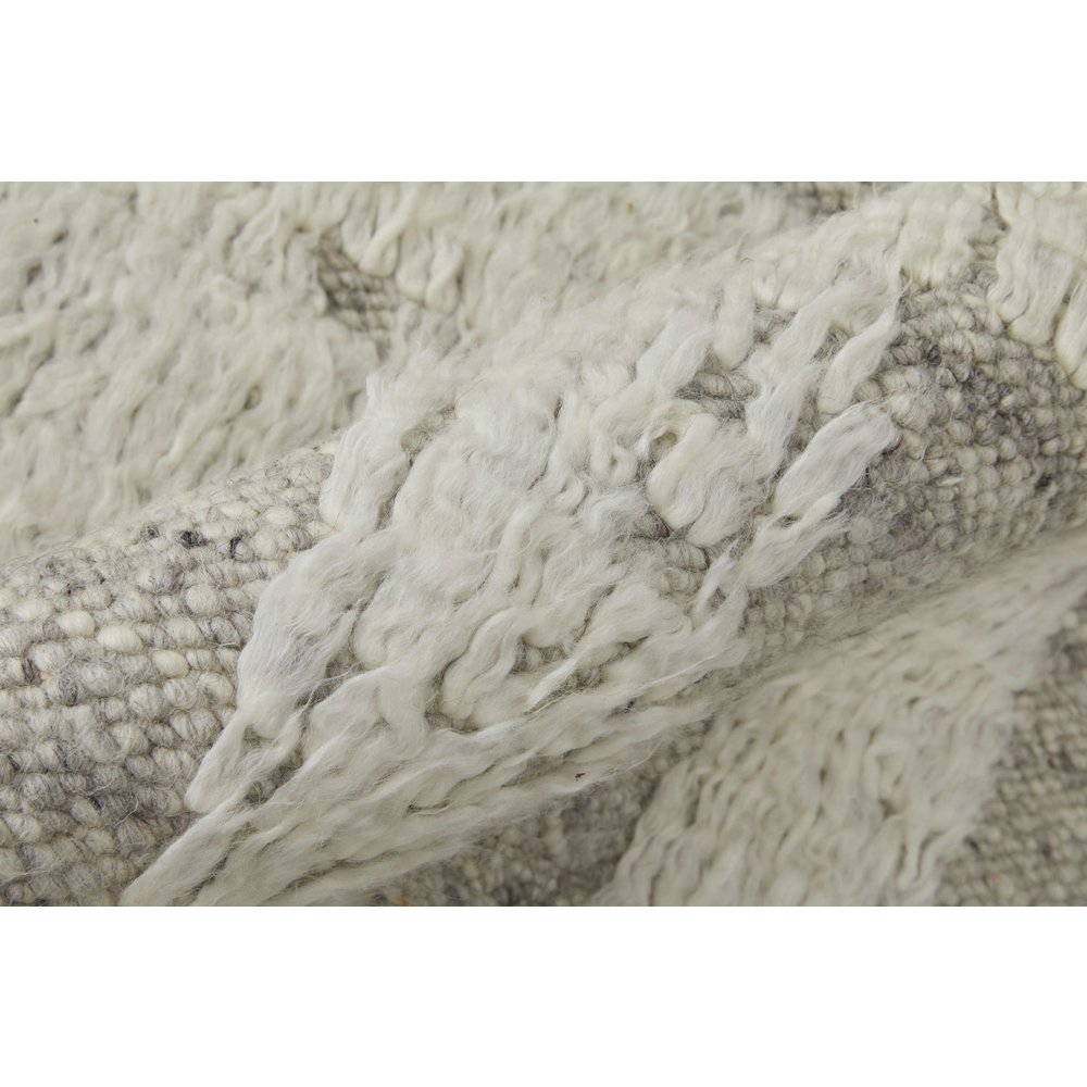 Ashby Transitional Geometric, Gray/Ivory, 3'-6" x 5'-6" Accent Rug. Picture 5