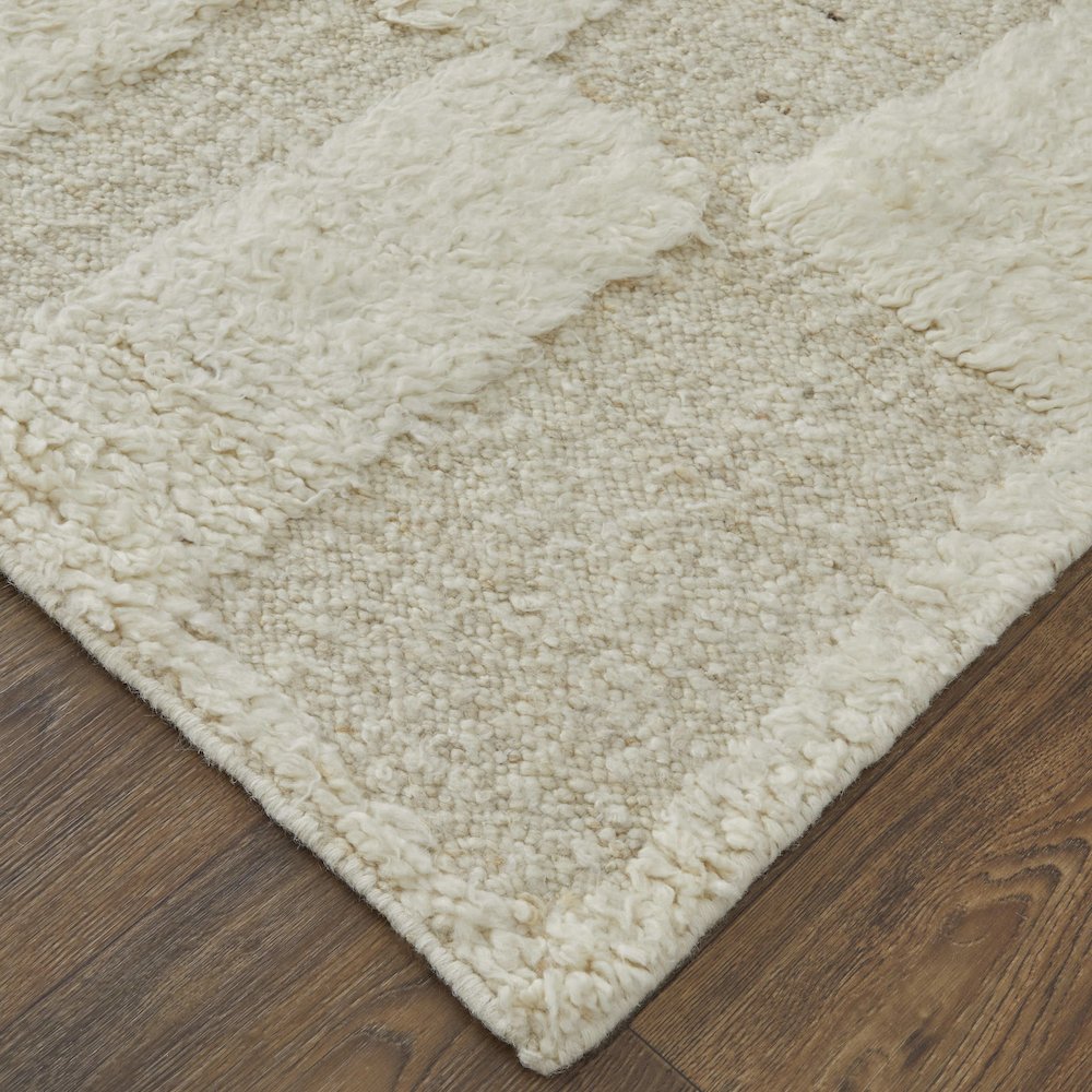 Ashby Transitional Geometric, Ivory, 2' x 3' Accent Rug. Picture 3