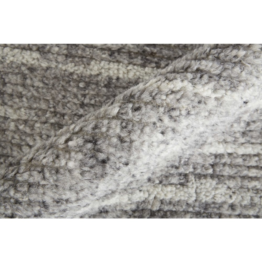 Alford Modern Checkered, Gray/Silver/Ivory, 3'-6" x 5'-6" Accent Rug. Picture 5