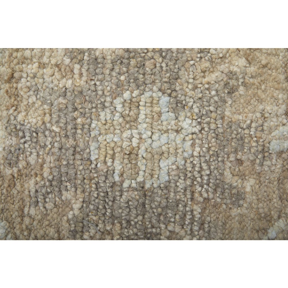 Transitional Floral & Botanical, Tan/Gray/Ivory, 3'-6" x 5'-6" Accent Rug. Picture 6