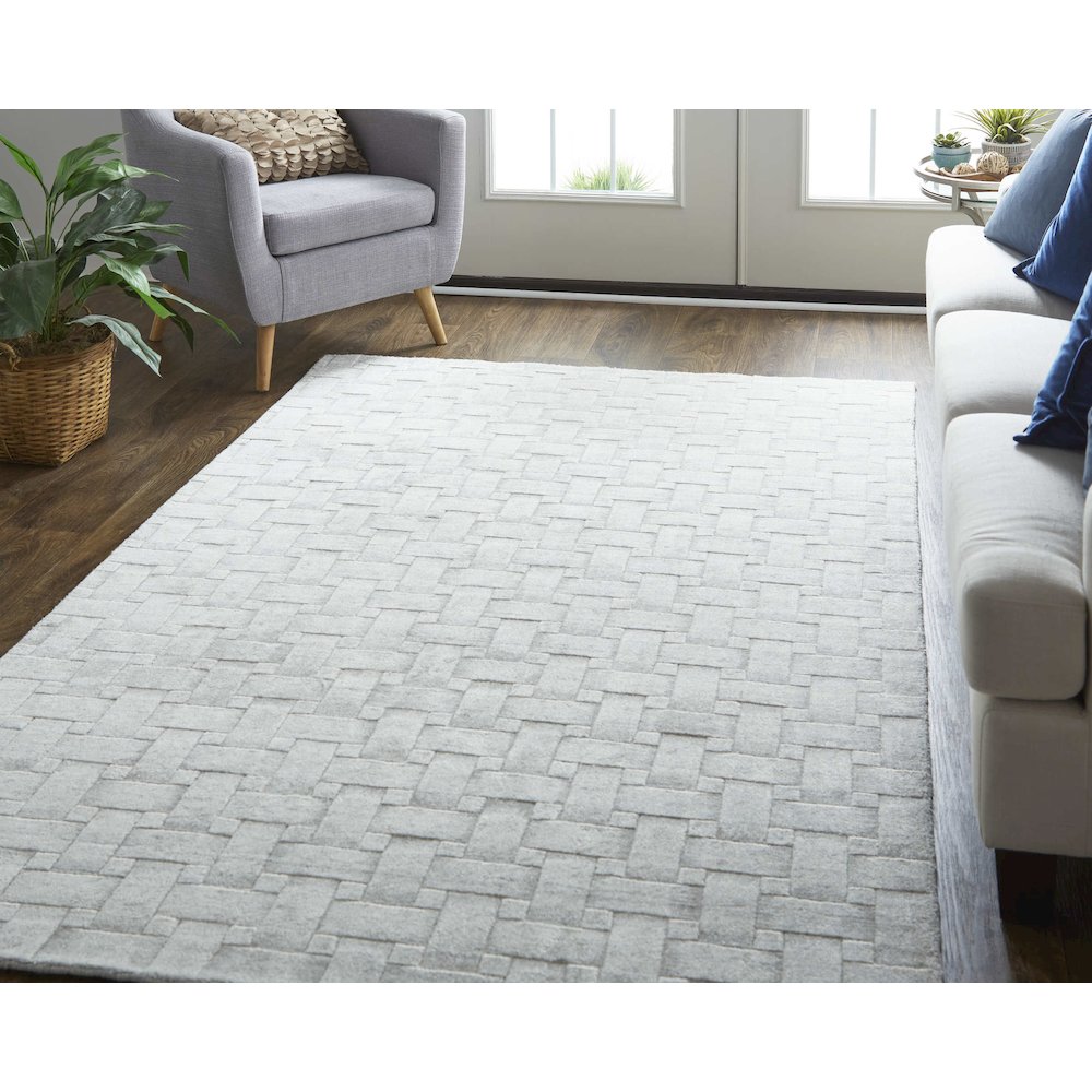 Redford Transitional Solid, White/Silver, 2' x 3' Accent Rug. Picture 2