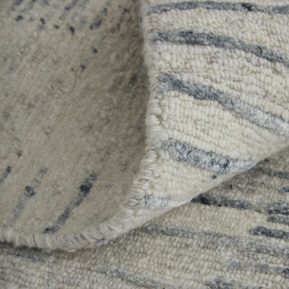 Brighton Modern Abstract, Ivory/Blue/Gray, 2' x 3' Accent Rug. Picture 8