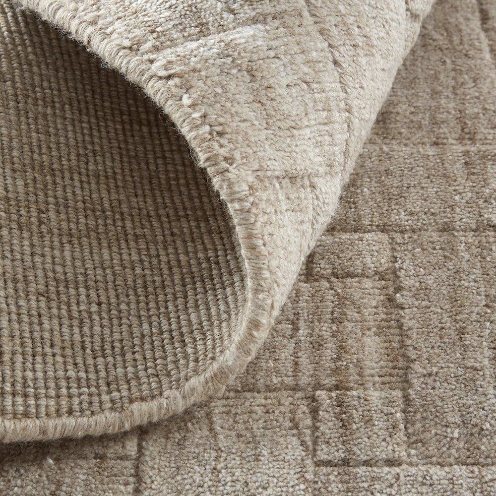 Redford Transitional Solid, Ivory, 2' x 3' Accent Rug. Picture 7