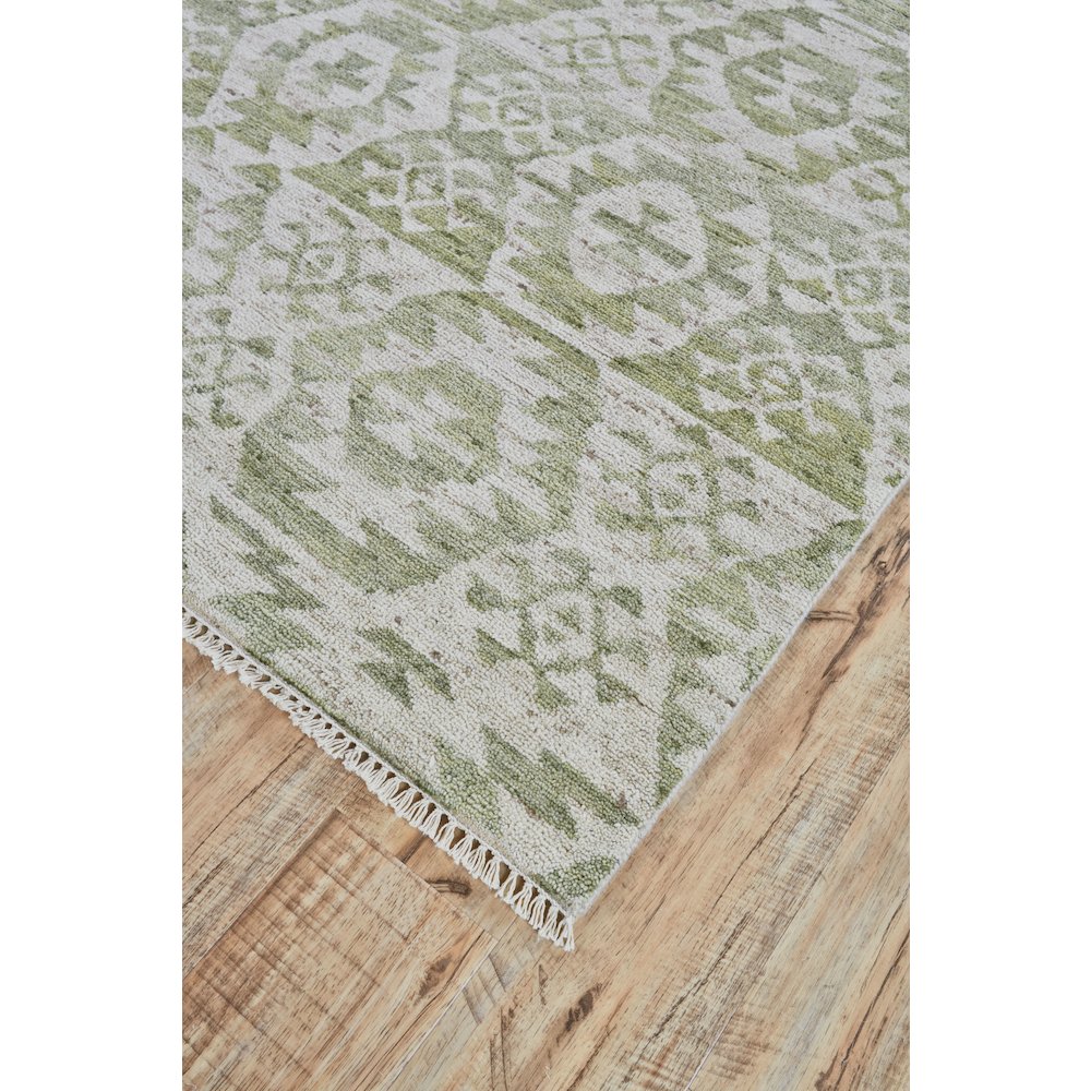 Nizhoni Transitional Southwestern, Green/Ivory, 2' x 3' Accent Rug. Picture 3