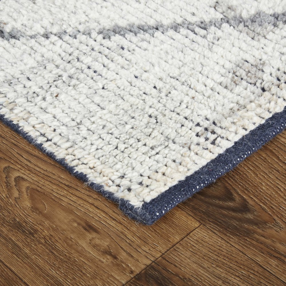 Alford Modern Abstract, Gray/Silver, 7'-9" x 9'-9" Area Rug. Picture 3