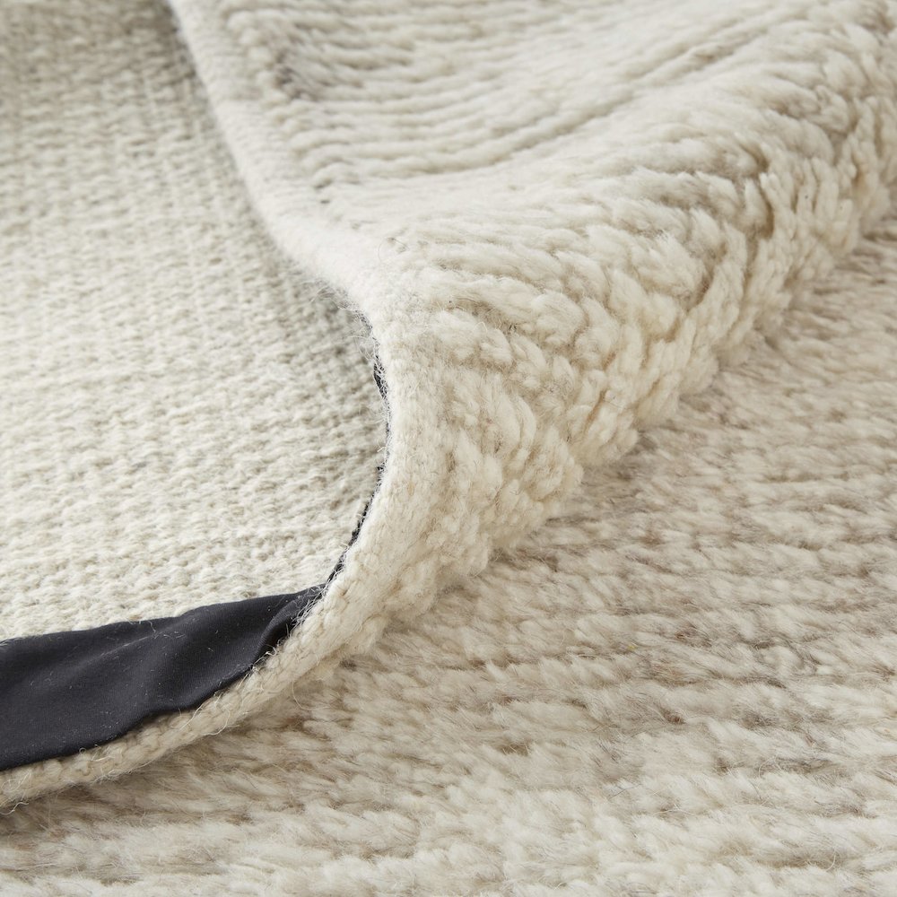 Alford Modern Solid, Ivory/Tan, 7'-9" x 9'-9" Area Rug. Picture 7