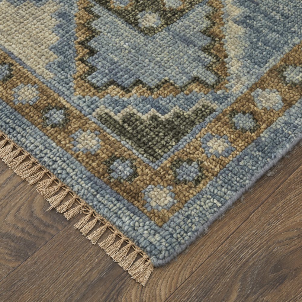 Fillmore Traditional Medallion, Blue/Green, 2'-6" x 12' Runner. Picture 3