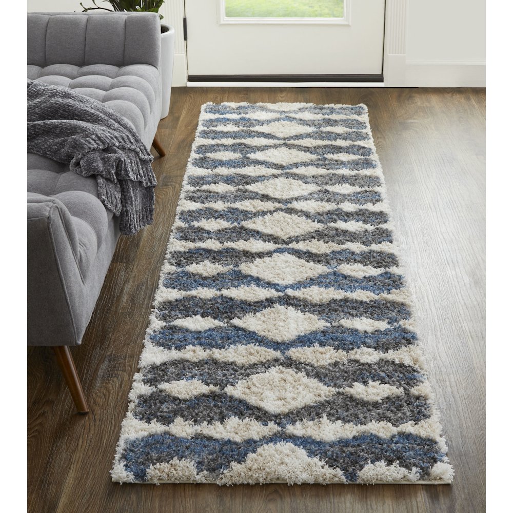 Mynka Transitional Diamond, Ivory/Gray/Blue, 2'-6" x 8' Runner. Picture 2