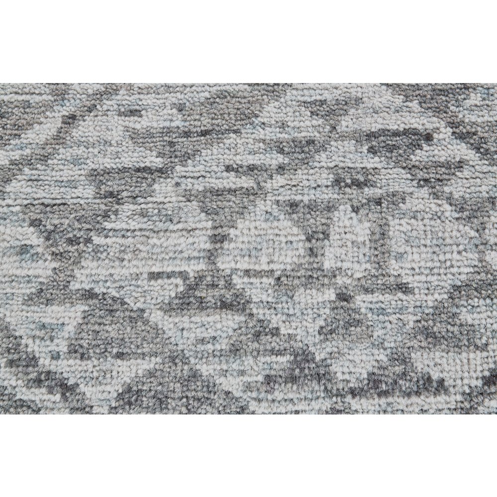 Nizhoni Transitional Southwestern, Gray/Blue/Ivory, 2' x 3' Accent Rug. Picture 4
