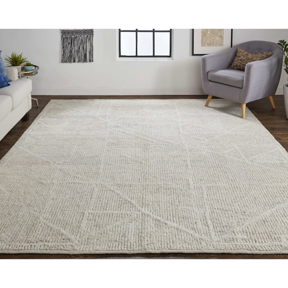 Alford Modern Solid, Ivory/Tan, 2' x 3' Accent Rug. Picture 2
